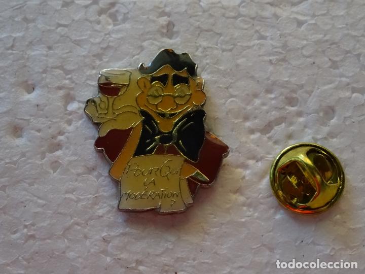 Collection pins: PIN DE BEBIDAS. CAMARERO COPA DE VINO