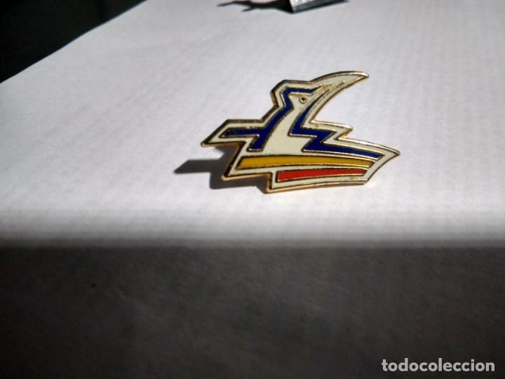 Pins de colecci&oacute;n: Pin logotipo de?
