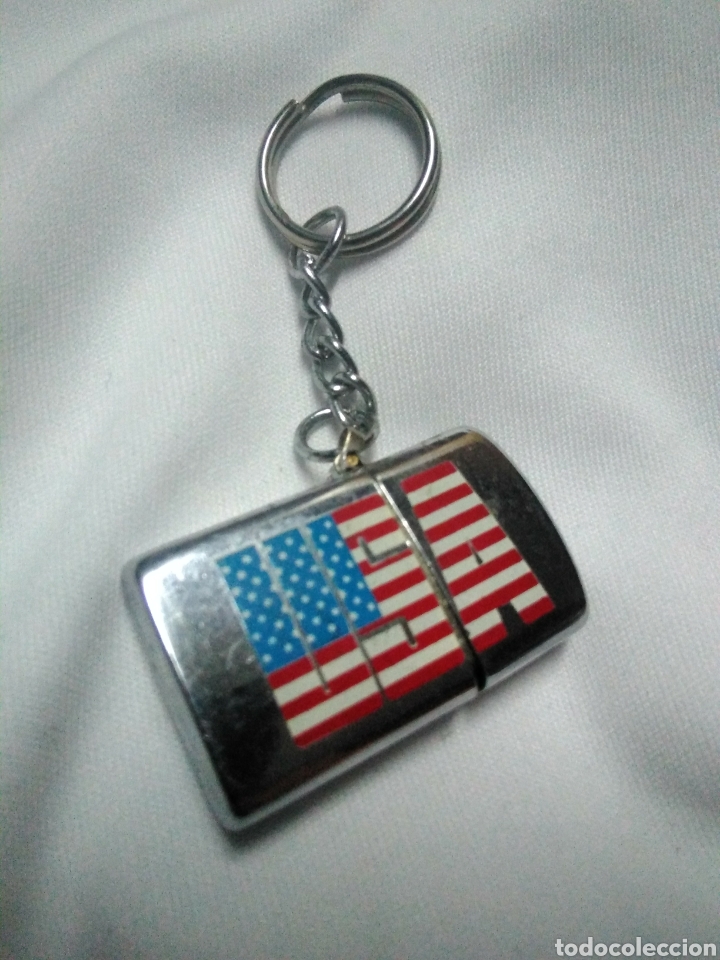 Pins de colecci&oacute;n: Llavero con mechero tipo zippo ( no es marca zippo) sin carga