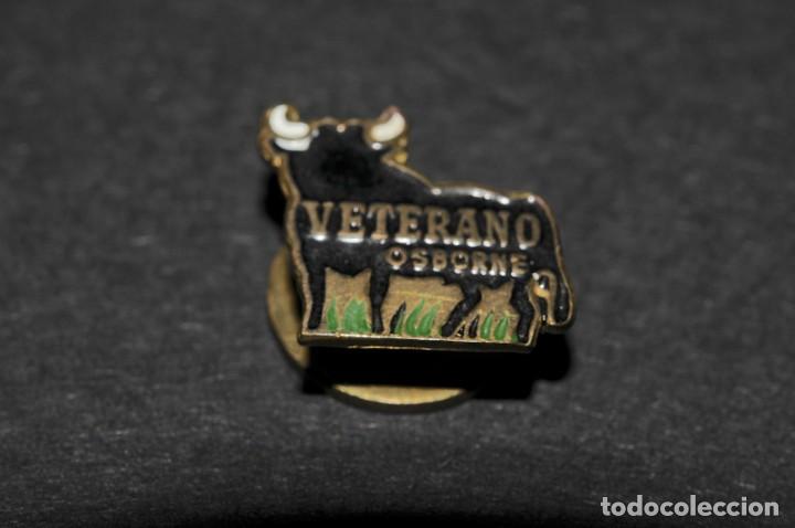 Pins de colecci&oacute;n: VETERANO OSBORNE. Insignia de solapa. Original
