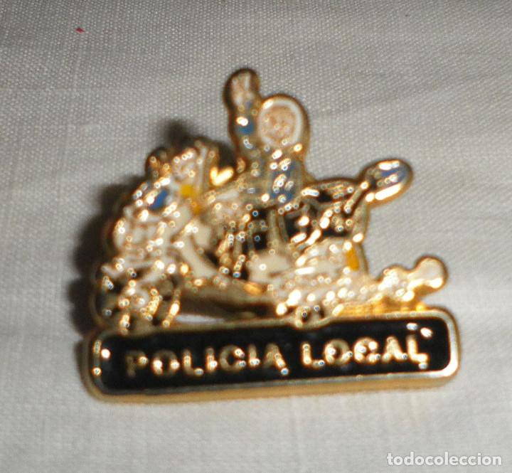 Sammlung von Pins: pin de la policia local 2 cms de alt x 2 cms de ancho