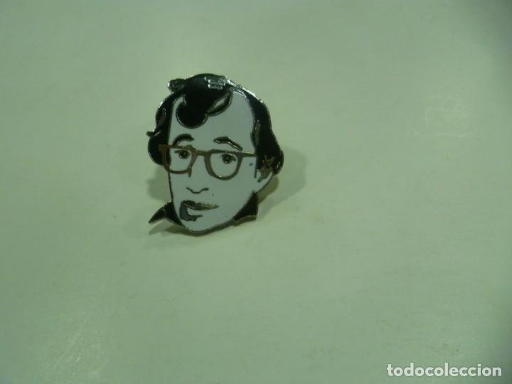 Pins de colecci&oacute;n: Pin Woody Allen-NUEVO
