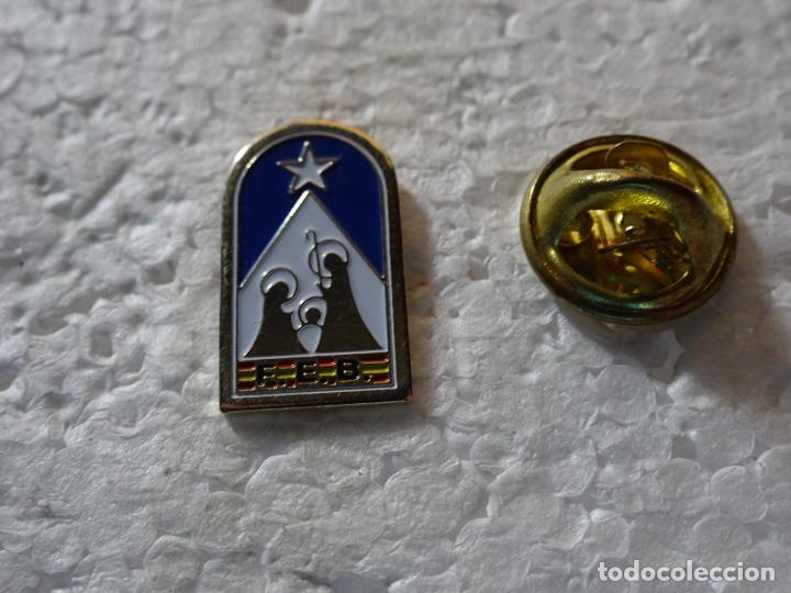 Pins e Spille di collezione: PIN DE NAVIDADES. FEB. FEDERACI&Oacute;N ESPA&Ntilde;OLA BELENISTAS. BEL&Eacute;N BELENES NACIMIENTO