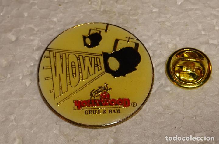 Pin's de collection: PIN DE TURISMO. RESTAURANTES FOSTERS HOLLYWOOD GRILL AND BAR
