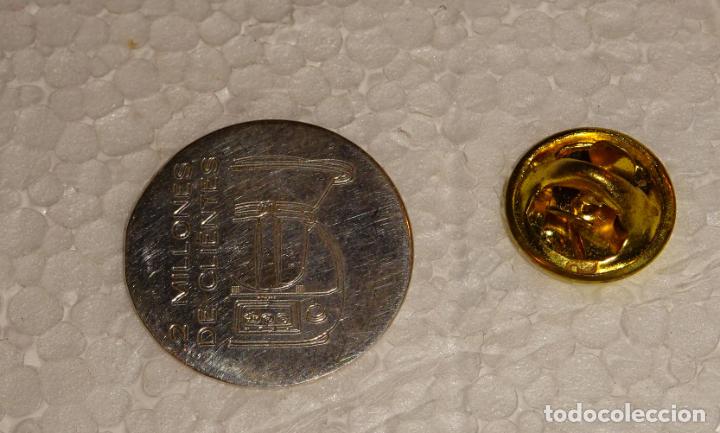 Pins e Spille di collezione: PIN DE TRENES?. METRO FERROCARRIL  2 MILLONES DE CLIENTES ?