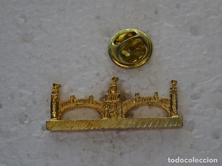 Pins de cole&ccedil;&atilde;o: PIN DE TURISMO ARQUITECTURA EF&Iacute;MERA. PUERTA PORT&Oacute;N FERIA DE ABRIL DE SEVILLA A&Ntilde;O 1971