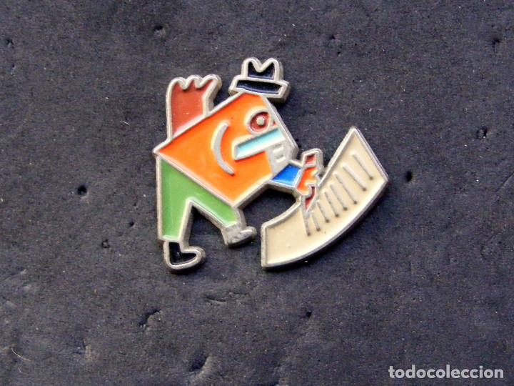 Pins de colecci&oacute;n: PIN MARISCAL CIRCULO DE LECTORES - Foto 1
