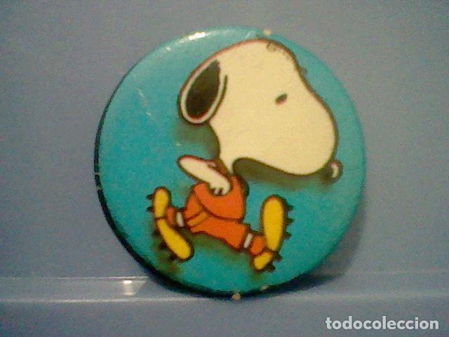 Pins de colecci&oacute;n: SNOOPY FOOTBALL FUTBOL CHAPA 80&acute;S USADA