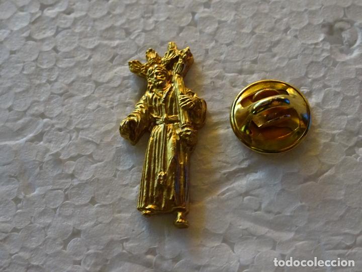 Pin's de collection: PIN RELIGIOSO. HER&Aacute;LDICA IMAGINER&Iacute;A DE SEMANA SANTA. CRISTO. PRESUMIBLEMENTE M&Aacute;LAGA O SEVILLA