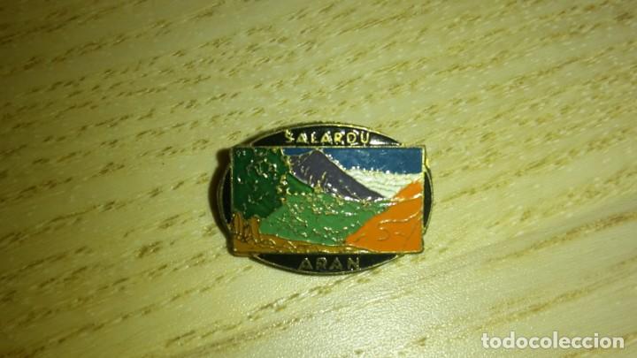Sammlung von Pins: Insignia de Salard&uacute;. Aran (aguja)