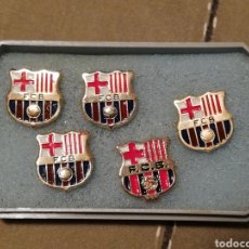 Pins de colección: LOTE DE 5 PINS DE F. C. BARCELONA. Lote 142813024