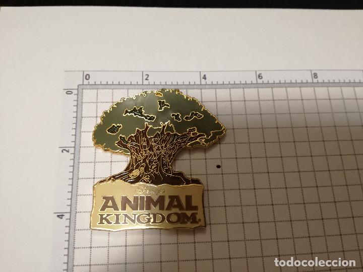 PIN TRADING OFICIAL - WALT DISNEY WORLD 2001 - ANIMAL KINGDOM