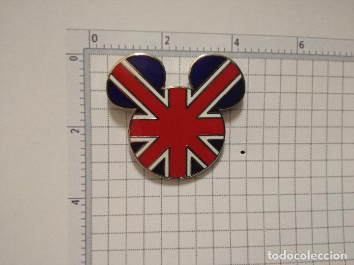 PIN TRADING OFICIAL - WALT DISNEY WORLD 2002 - BANDERA INGLESA (LOGO MICKEY)