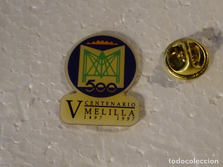 Pins de colecci&oacute;n: PIN DE TURISMO. V CENTENARIO DE LA CIUDAD AUT&Oacute;NOMA DE MELILLA. 1497 1997. ESCUDO HER&Aacute;LDICO
