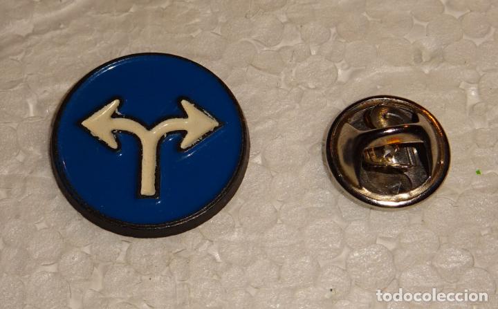 Collection pins: PIN DE SE&Ntilde;ALES DE TR&Aacute;FICO