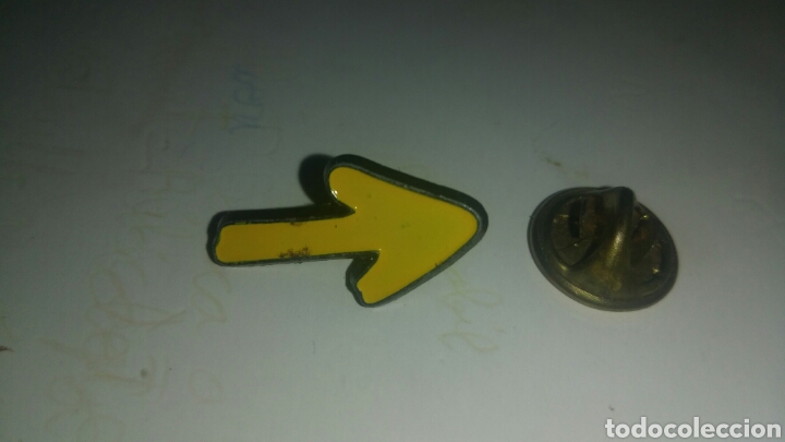 Pins de colecci&oacute;n: PIN SENYAL FLECHA AMARILLA - Foto 1