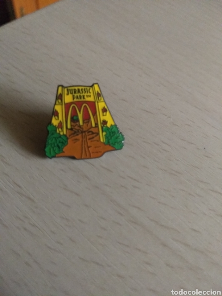 Pins de colecci&oacute;n: Pin McDonald's Jurassic Park