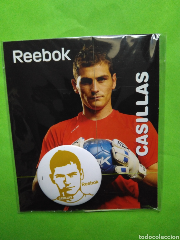 Pins de colecci&oacute;n: CHAPA DE FUTBOL CON IMPERDIBLE ADIDAS JUGADOR DE FUTBOL CASILLAS
