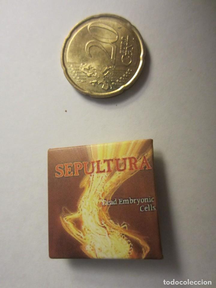 Pins de cole&ccedil;&atilde;o: ANTIGUA CHAPA SEPULTURA