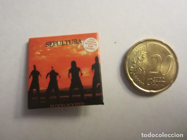 Pins de cole&ccedil;&atilde;o: ANTIGUA CHAPA SEPULTURA