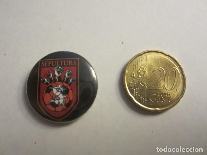 Pins de cole&ccedil;&atilde;o: ANTIGUA CHAPA SEPULTURA
