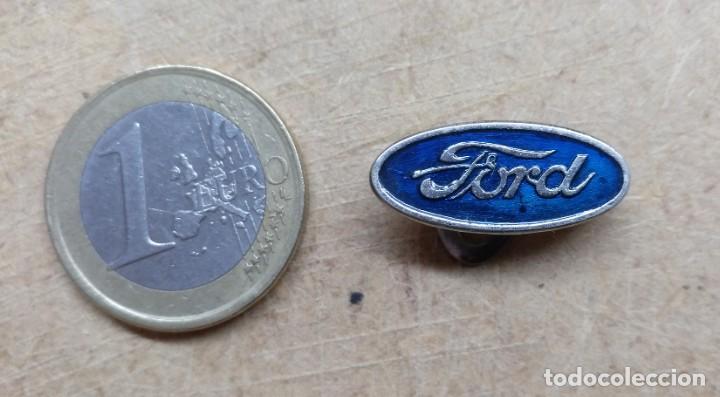 Pins de colecci&oacute;n: antiguo pin, insignia para ojal de boton, propaganda ford