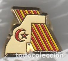 Pin's de collection: PIN ASOCIACION AMIGOS TARRAGONA CATALUNYA CON EL PUEBLO SAHARAUI - NUEVO PRECINTADO