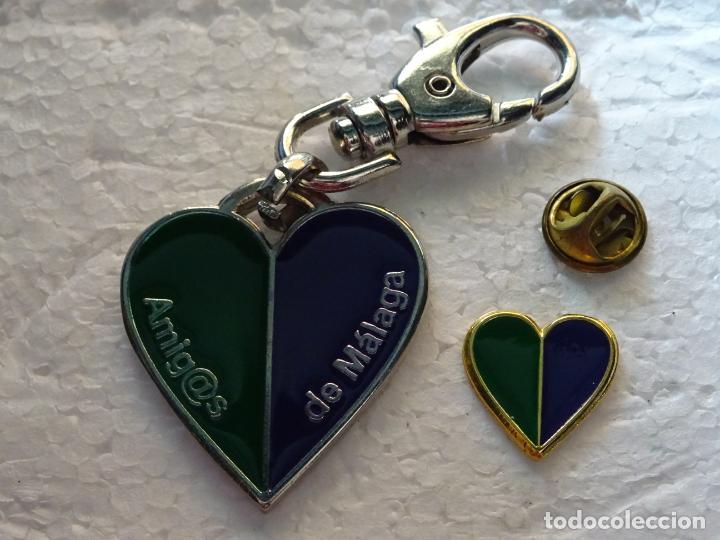 Pins e Spille di collezione: PIN Y LLAVERO. CORAZ&Oacute;N CON BANDERA DE M&Aacute;LAGA.