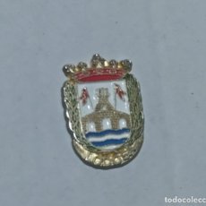 Pins e Spille di collezione: PIN ESCUDO HERÁLDICO LODOSA (MOD.1) - NAVARRA. Lote 145755474