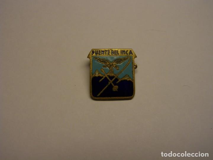 Pins de colecci&oacute;n: Antigua aguja insignia del Puente del Inca, Argentina, Esqu&iacute;. Esmaltes al fuego.