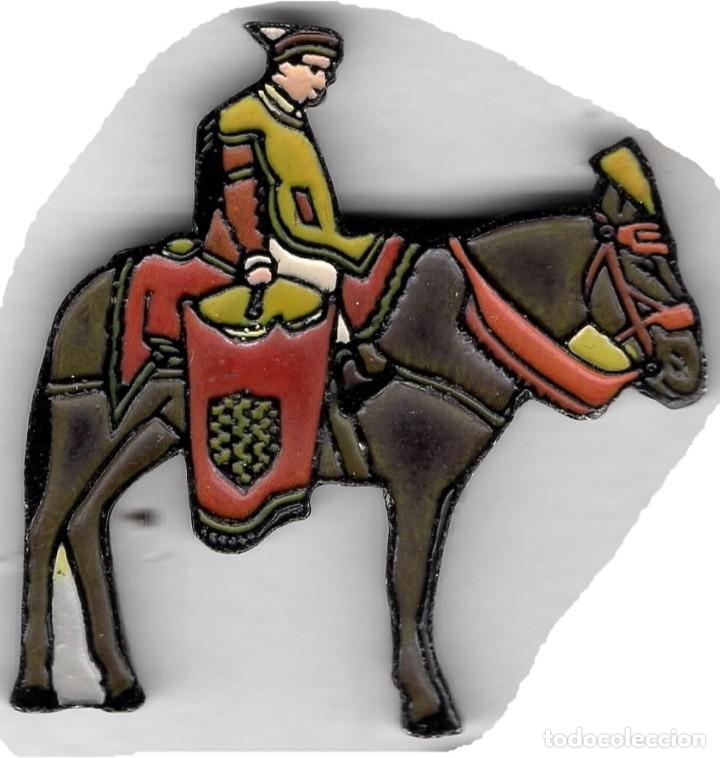 Pin's de collection: PIN MAGI DE LES TIMBALES - TARRAGONA - STA. TECLA - N&ordm; 12 DEL SEGUICI POPULAR
