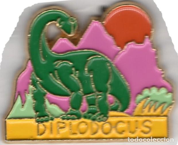 Collection pins: PIN DINOSAURIO - DIPLODOCUS
