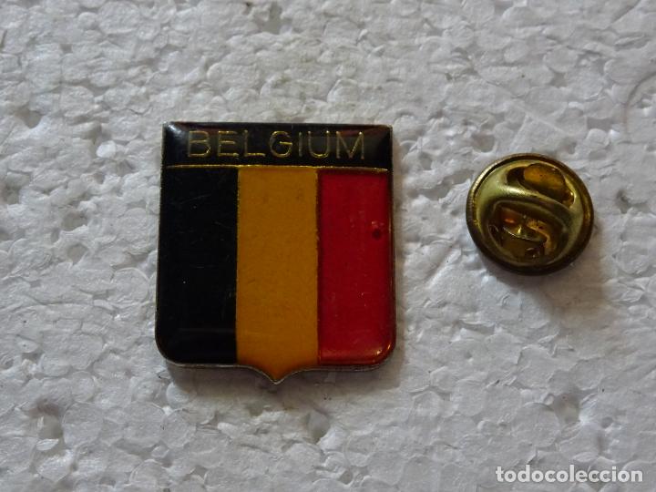 Pin's de collection: PIN DE TURISMO BANDERAS. BANDERA DE B&Eacute;LGICA