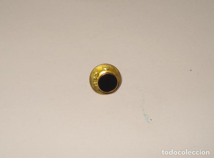 Pins de colecci&oacute;n: PIN STAR TREK TNG / NUEVA GENERACI&Oacute;N. BOT&Oacute;N DE RANGO NEGRO. Medidas: 7,7 mm di&aacute;metro x 3,6 anchura