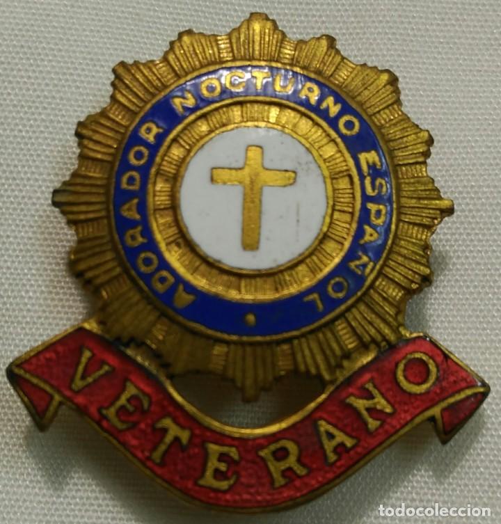 Pins de colecci&oacute;n: Pin de Solapa Esmaltado de - Veterano de la Adoraci&oacute;n Nocturna Espa&ntilde;ola - Ega&ntilde;a, Motrico. Guip&uacute;zcoa.
