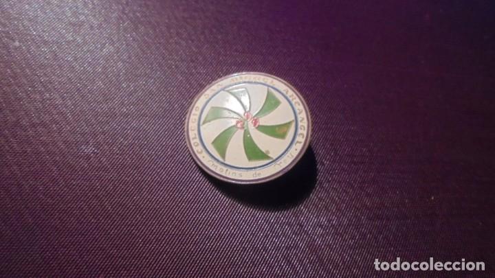 Pins de colecci&oacute;n: MOLINS DE REY - ANTIGUA INSIGNIA DE AGUJA GRAN TAMA&Ntilde;O COLEGIO SAN MIGUEL ARCANGEL 3,3 CM.