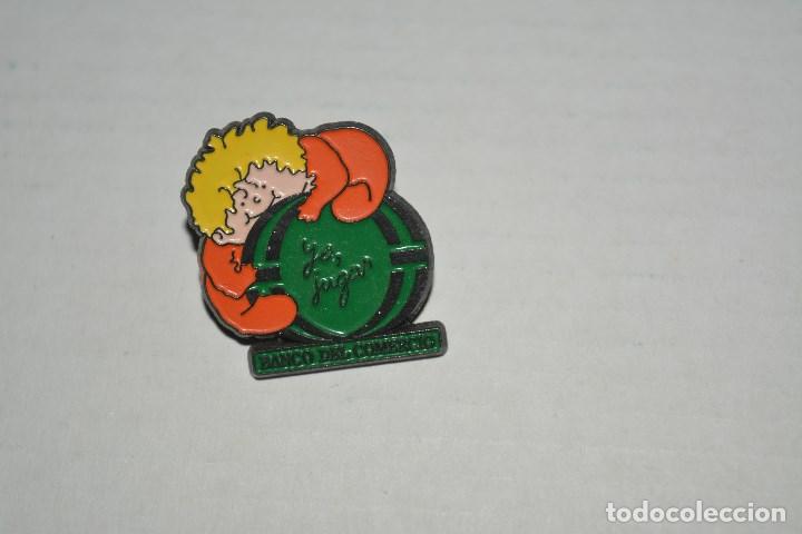 Pins de colecci&oacute;n: PIN DEL BANCO DEL COMERCIO, YO JUGAR - Foto 1