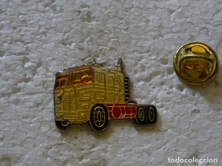 Pins e Spille di collezione: PIN DE COCHES MOTOS. CAMI&Oacute;N