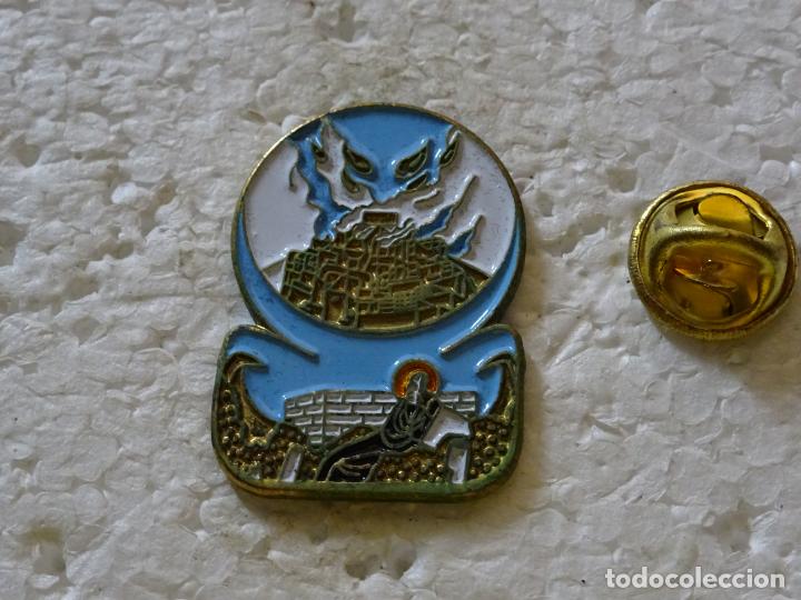 Pins de colecci&oacute;n: PIN RELIGIOSO TURISMO ? VALLE SUIZA ?