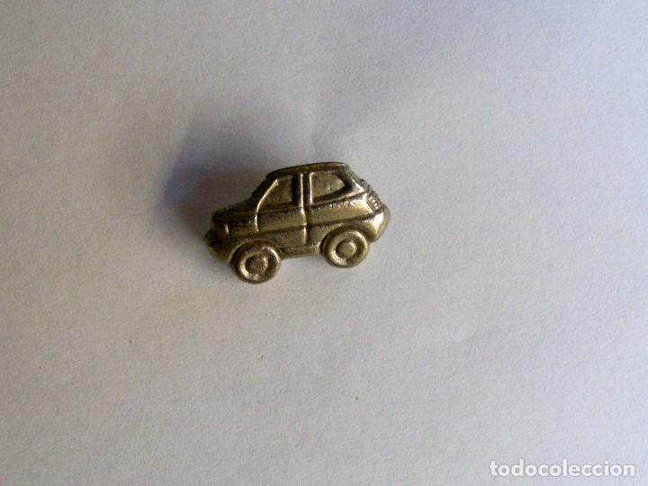 Pins de colecci&oacute;n: PIN COCHE DORADO ANTIGUO