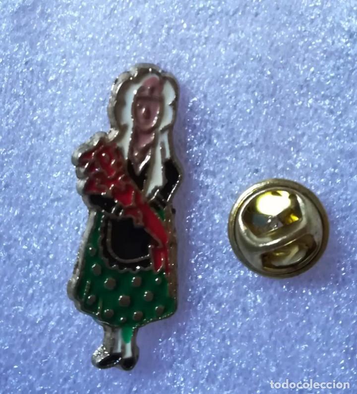 Pins de colecci&oacute;n: PIN DE TRAJES REGIONALES -MUJER.