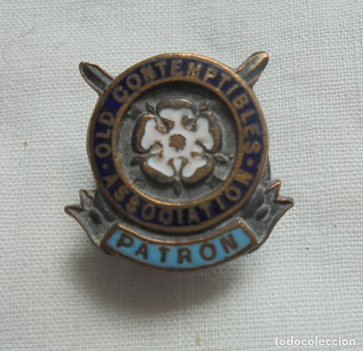 Pins de colecci&oacute;n: Pin ojal Old Contemtibles Association.  Patron. Esmaltado. Military  WW2