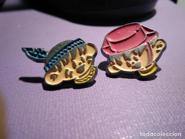 Pins de colecci&oacute;n: 2 pins caras de ni&ntilde;o comics