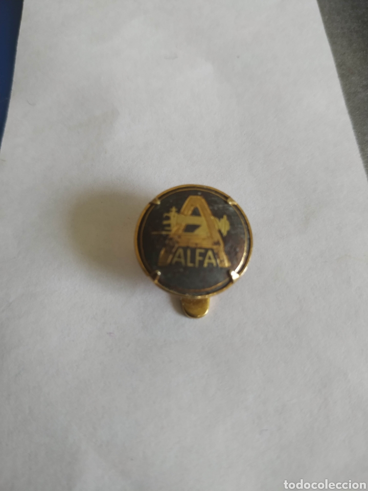 Sammlung von Pins: Pin tipo insignia de solapa antigua maquinas maquina coser Alfa