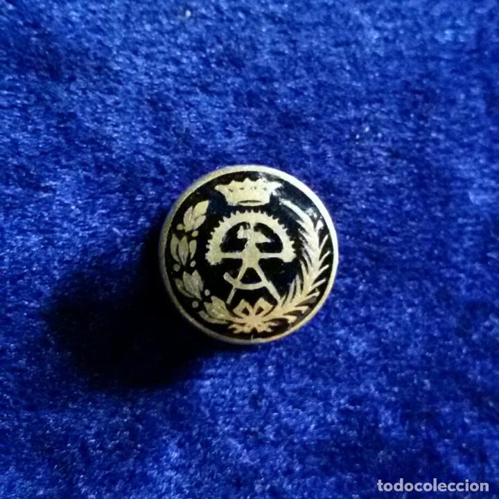 Pins de colecci&oacute;n: Antigua insignia pin de ojal o solapa deliniante
