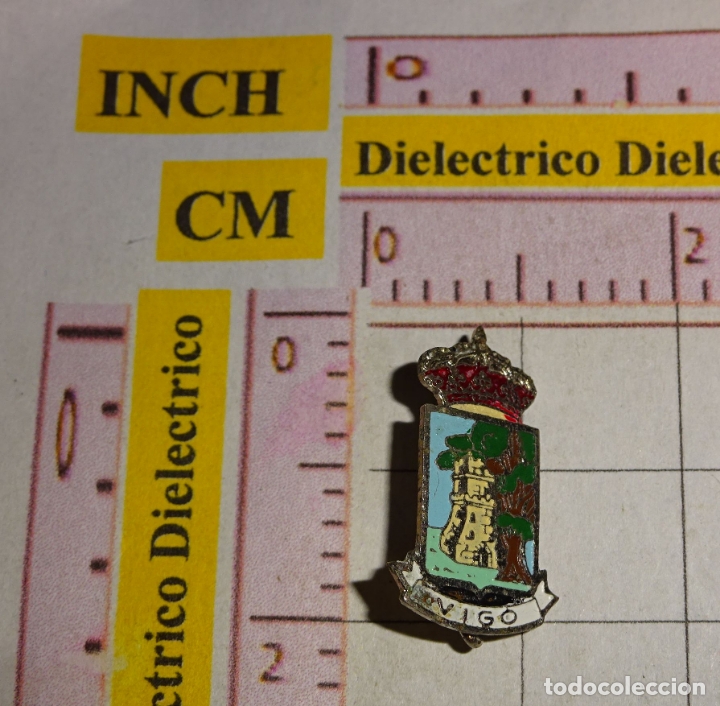 Pins e Spille di collezione: ANTIGUA INSIGNIA DE ALFILER TURISMO HER&Aacute;LDICA. ESCUDO HER&Aacute;LDICO DE VIGO, PONTEVEDRA. NO PIN