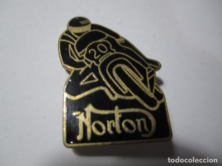 Pins de colecci&oacute;n: pin insignia norton - Foto 1