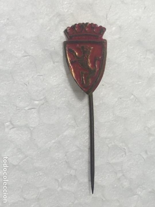 Pins de colecci&oacute;n: Pin coche Ferrari? Original antiguo RV150