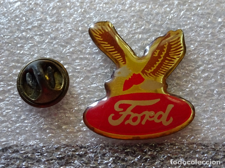 Pin's de collection: PIN DE COCHES MOTOS. FORD