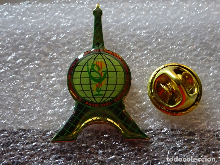 Collection pins: PIN DE MEDICINA FARMACIA. CONGRESO FARMACIA VIETNAM. PARIS 1992 FRANCIA. TORRE EIFFEL